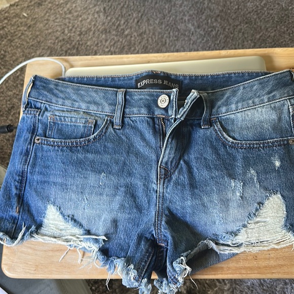Express shorts size 6 - Picture 1 of 4